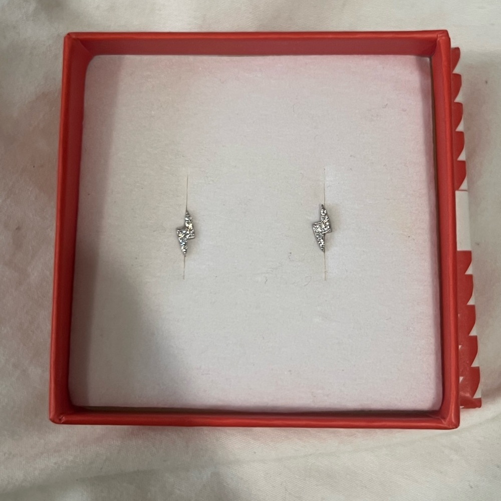 Lightening bolt studs